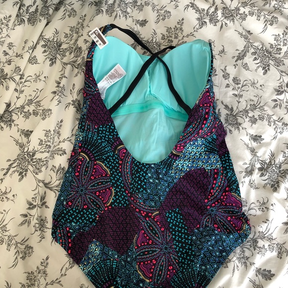 Women's one-piece swimsuit - Picture 4 of 10